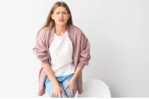 girl-having-pain-in-uterus