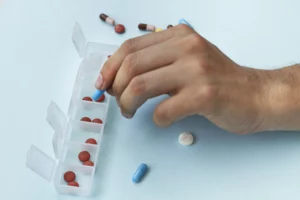chances of spreading herpes while on valacyclovir