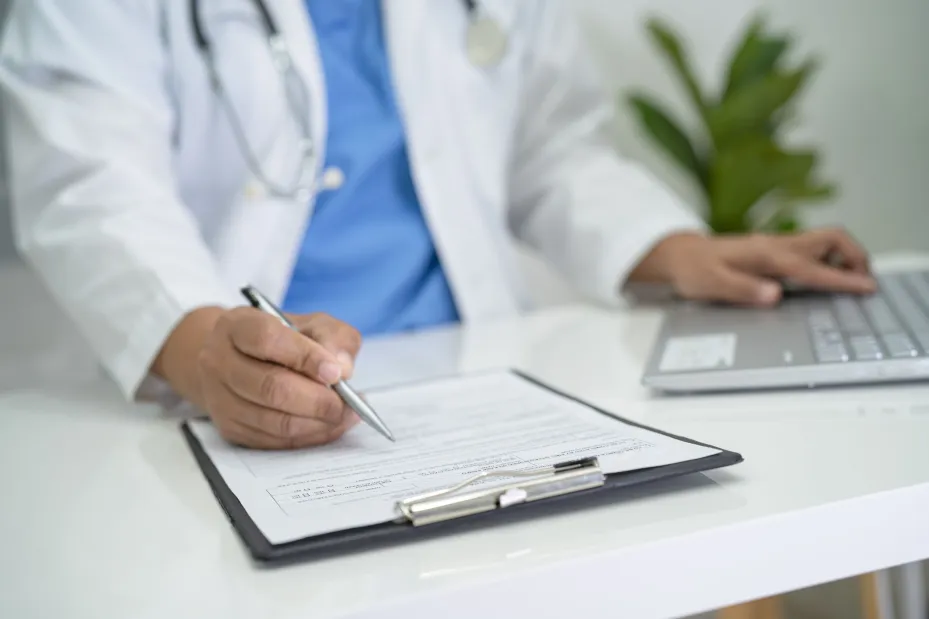 Doctor_Write_Health_Medical_Note